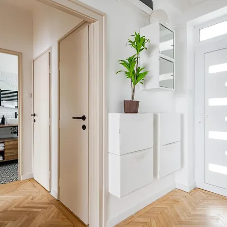 Bohocorvin By Marie * Budapest