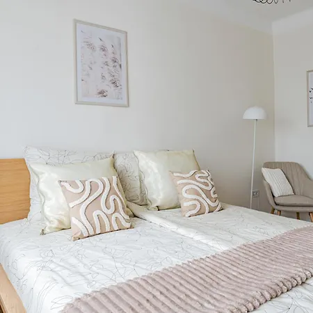 Apartament Bohocorvin By Marie *